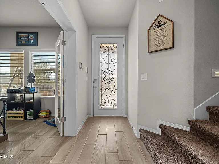 956 Clapham St — Photo 5