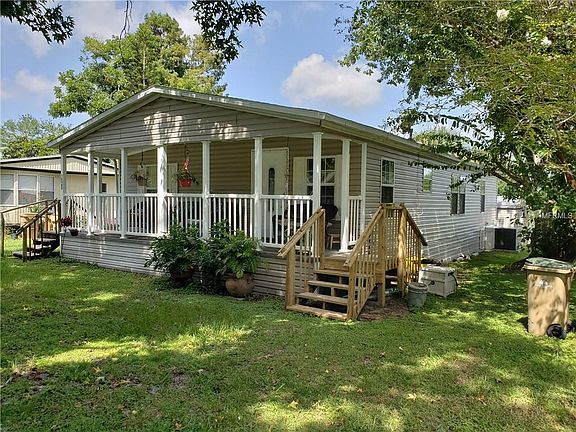3rd image of 16905 Elderberry Dr