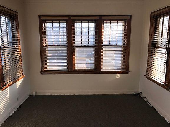 3rd image of 10010 S La Salle St
