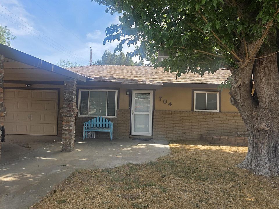 1st image of 704 9th St