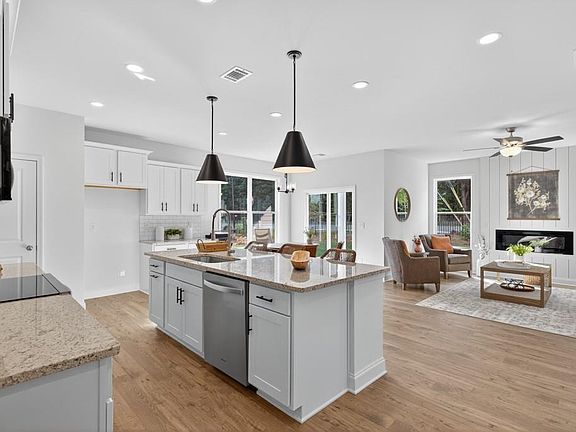 3rd image of 149 Windsor Park Ct