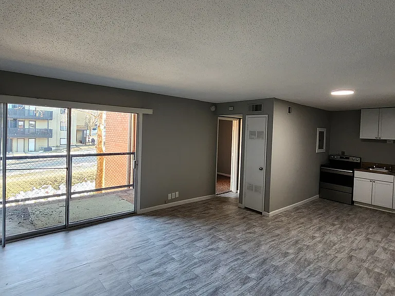 Campus View Apartments — Photo 34