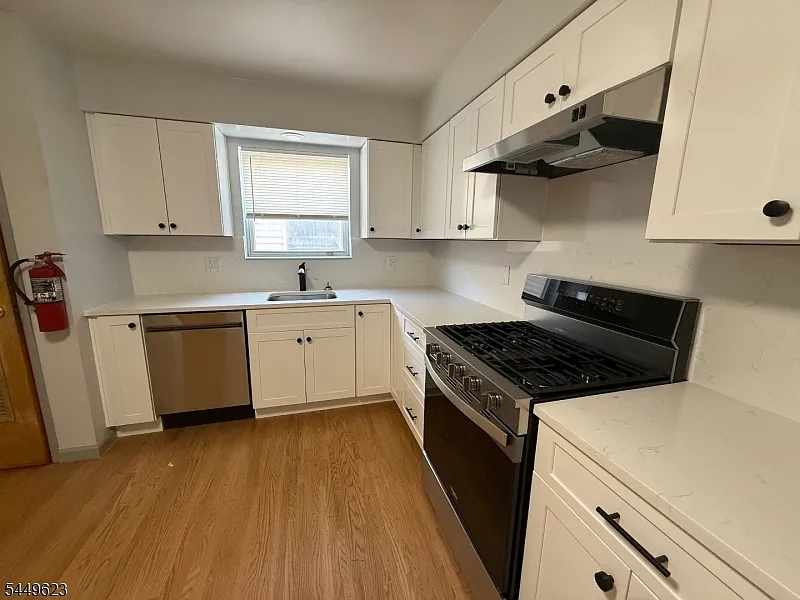 3 bed, 2.0 bath, $2,650 — Photo 3