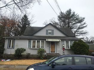 464 Stratford Rd, South Hempstead, NY 11550