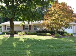 15 Eisenhower Rd, Framingham, MA 01701