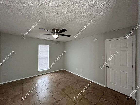 5th image of 4162 Blackstone Dr