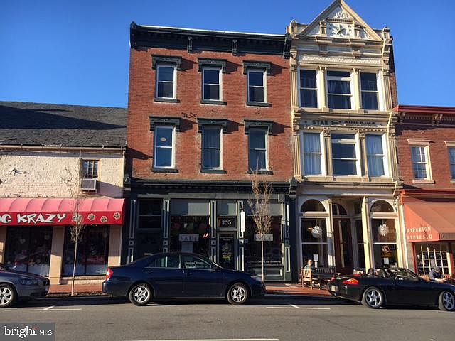 1st image of 305 William St #A