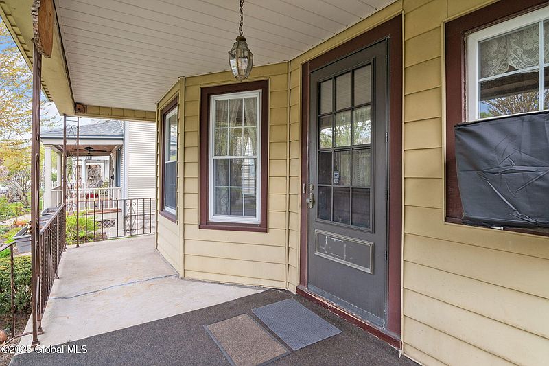 5th image of 1124 Parkwood Boulevard