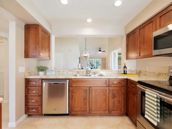 760 Montana Vista Dr, Palm Desert, CA 92211