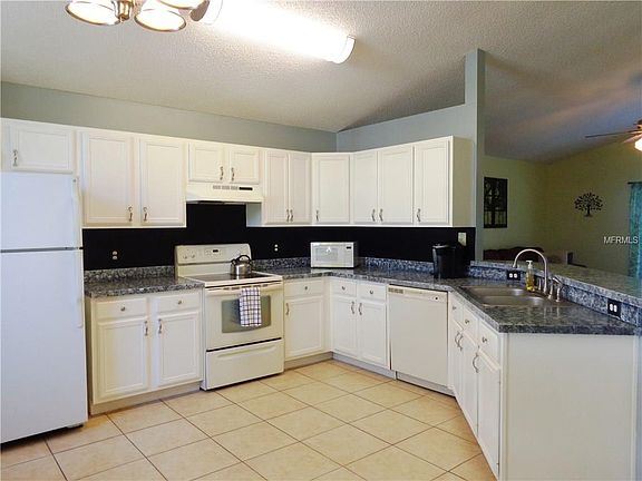 2nd image of 216 Kelly Cir