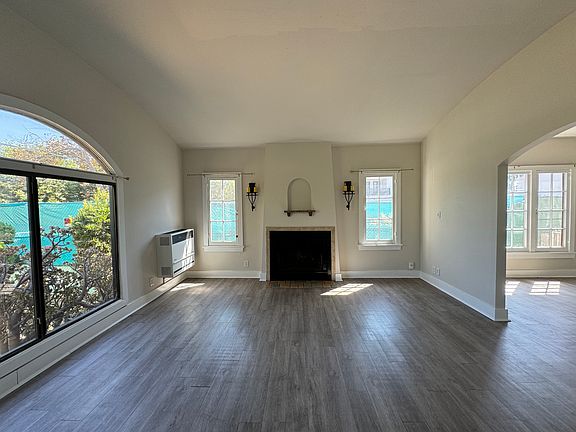 4th image of 837 N Martel Ave