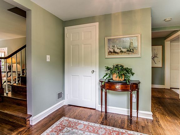 Main hall entrance with closet