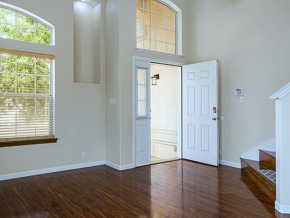 3rd image of 8436 Calle Primera NW
