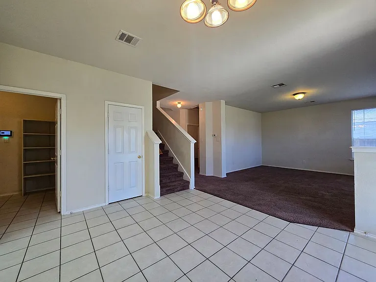 4708 Golden Gate Dr — Photo 8