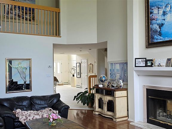 3rd image of 31 Lowell Drive
