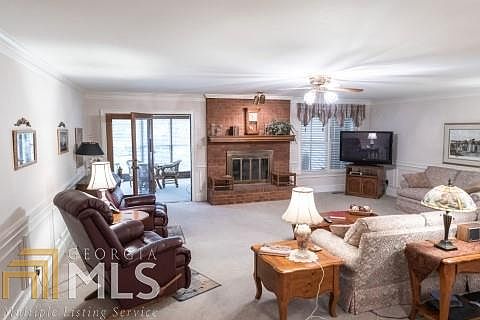 5th image of 800 James Cir