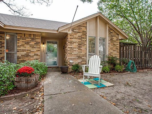 2nd image of 402 Wildwood Ln
