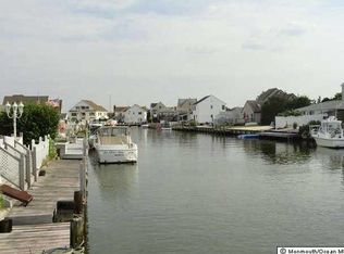 26 Lagoon Dr W, Toms River, NJ 08753