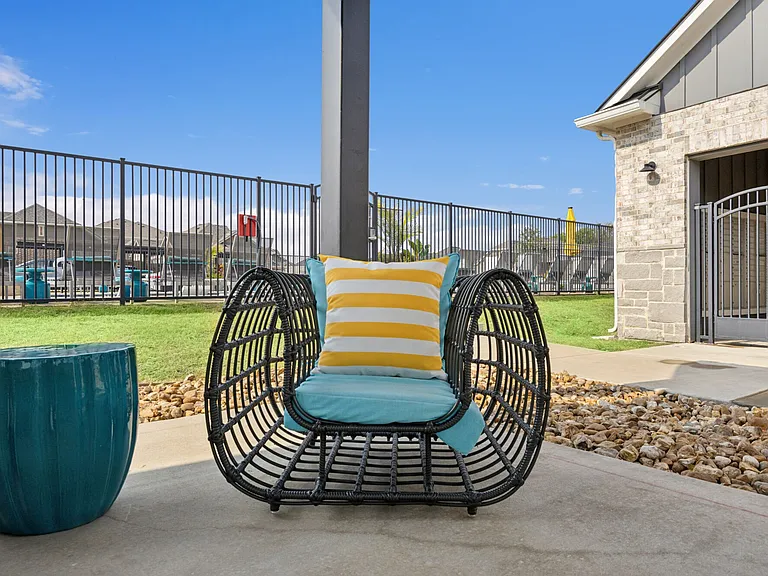 VLux Stoneridge — Photo 110