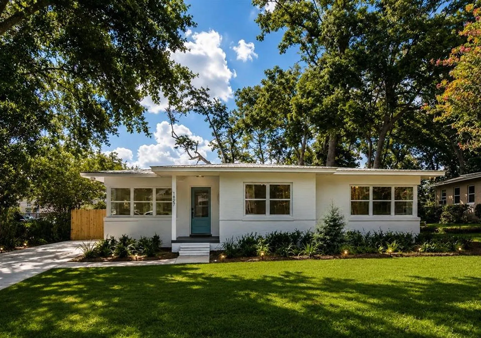 3 bedroom 2 bath house in Midtown Fully Renovated!! — Photo 1