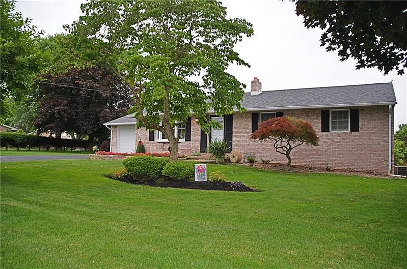 1st image of 202 Primrose Dr