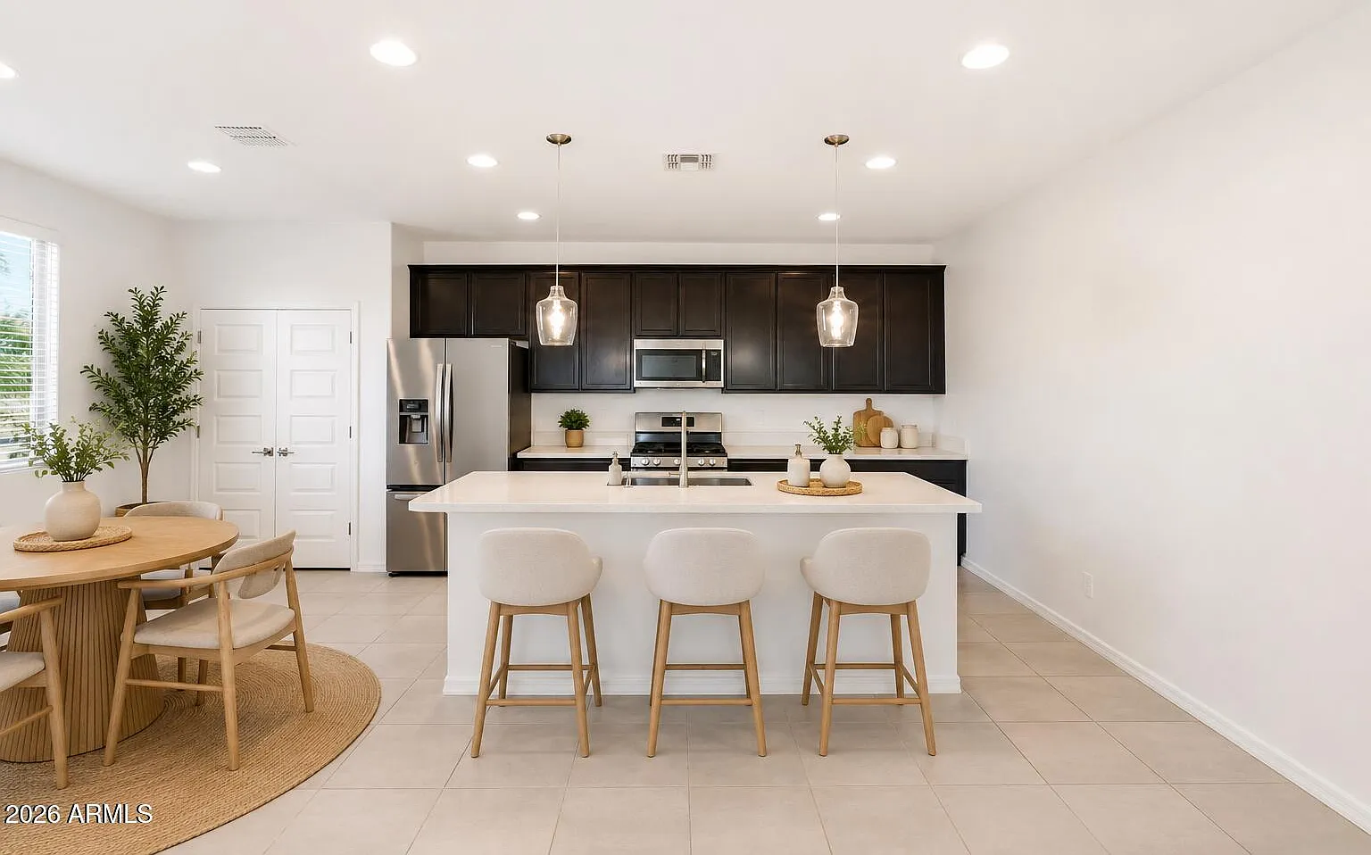 3 bed, 2.5 bath, 2124 sqft, $2,150 — Photo 3