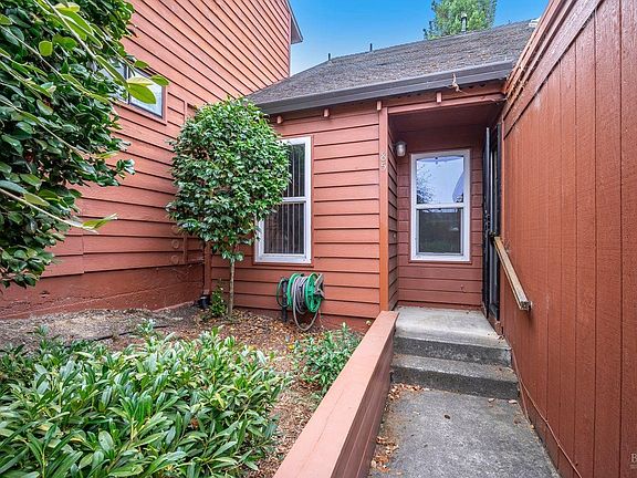 5th image of 85 Kingston Way