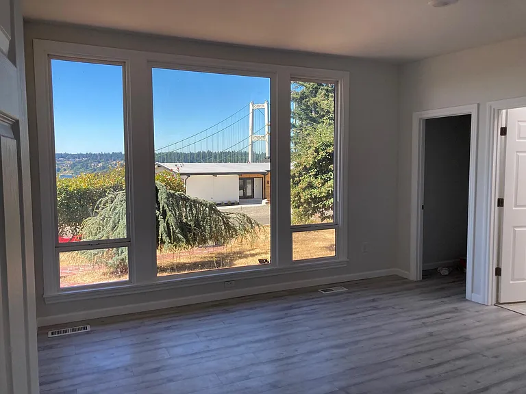 1327 N Fir St — Photo 5