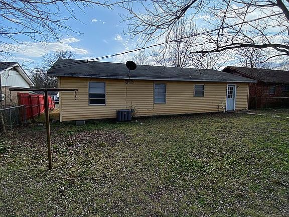 4th image of 811 Sherwood Dr