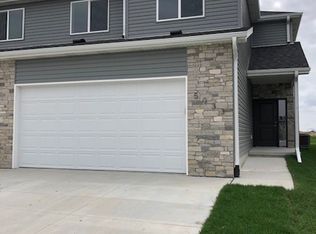 5033 W Stampede Ln, Lincoln, NE 68528