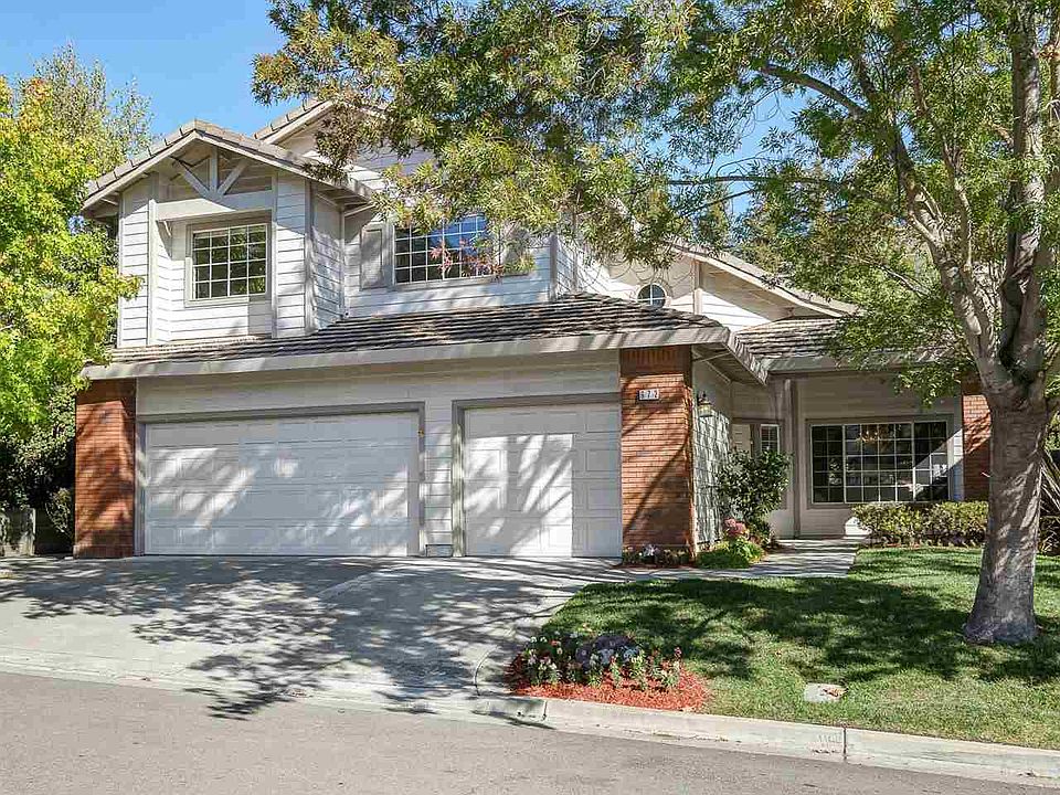 1st image of 672 Bourne Ct