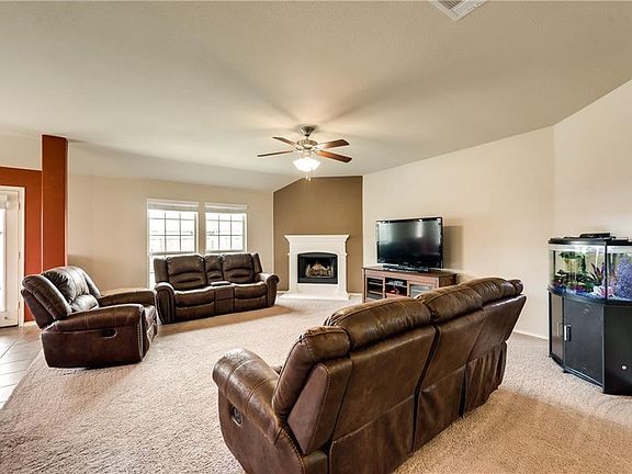 5th image of 129 Lacy Oak Ln
