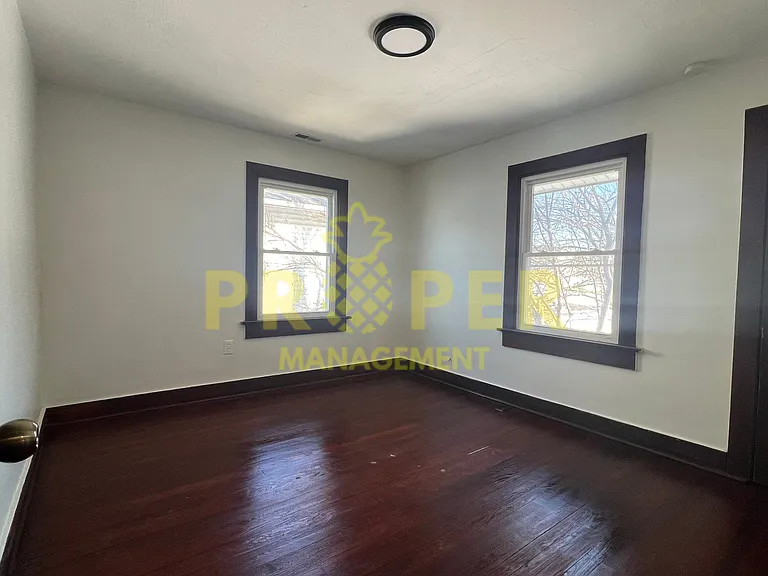 2118 Malvern Ave — Photo 12