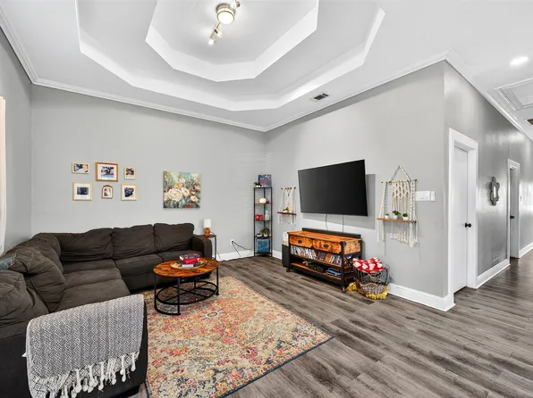 620 Throckmorton St, Gainesville, TX 76240