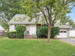 80 Berdan St, Rochelle Park, NJ 07662