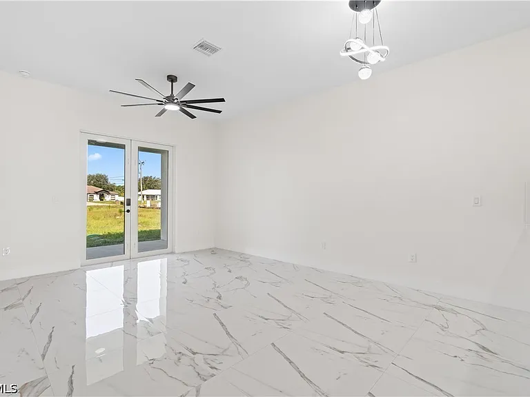 430 Petite Ave — Photo 18
