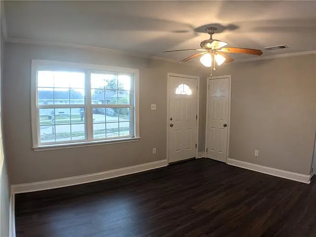 156 Dorothy Dr — Photo 2