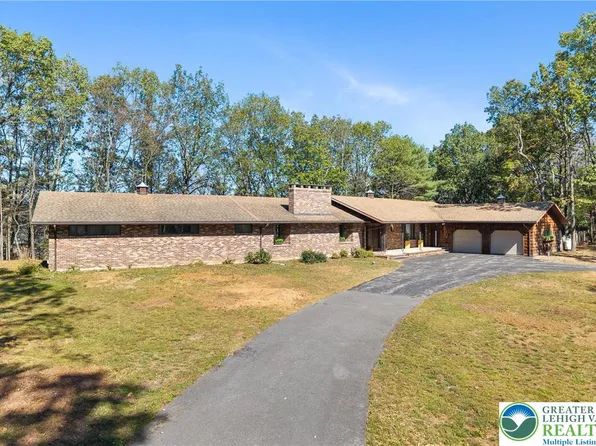 322 Manor Ln E, Lehighton, PA 18235