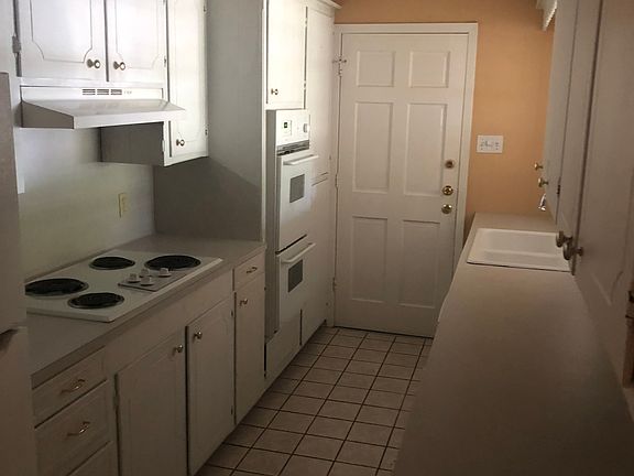 3rd image of 29 Cherrywood Cir