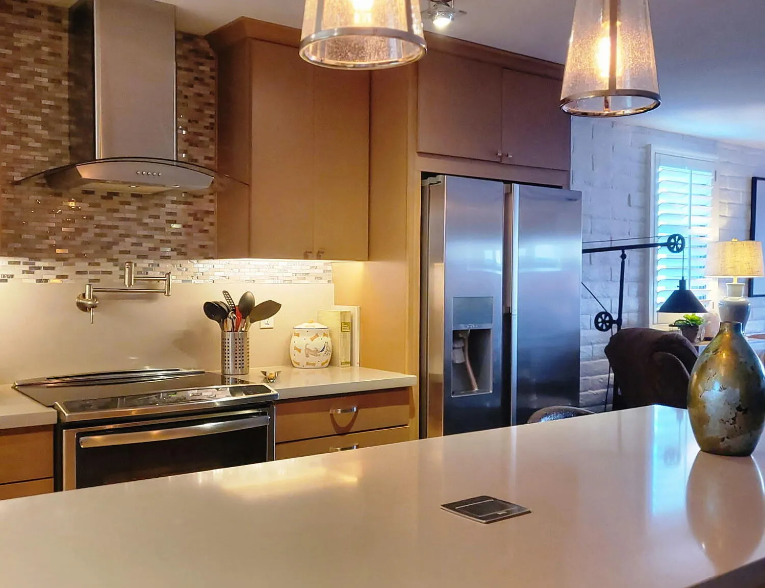 2 bed, 2.0 bath, 957 sqft, $6,000 — Photo 1