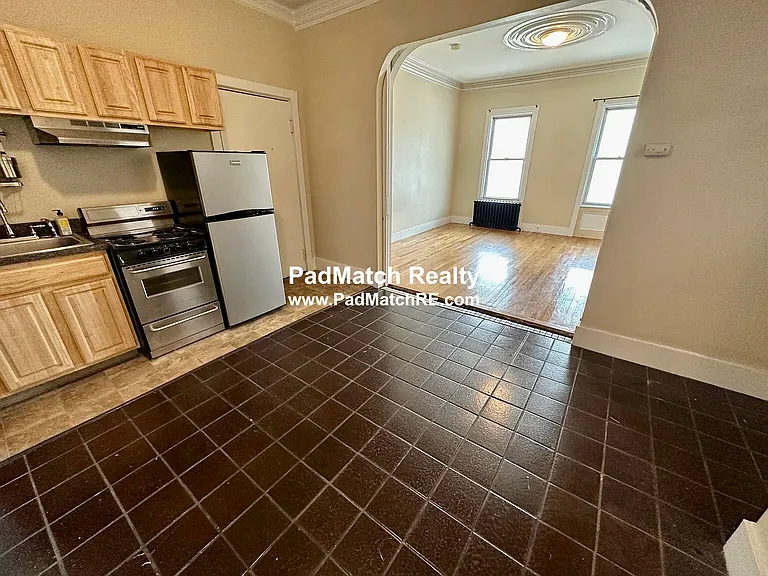 381 Dorchester St #1A — Photo 5