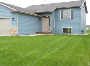 5601 W Hemlock Dr, Sioux Falls, SD 57107