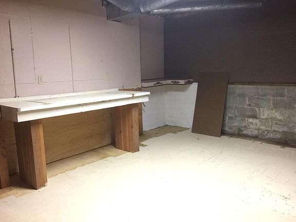 Safe Room / Reloading Room