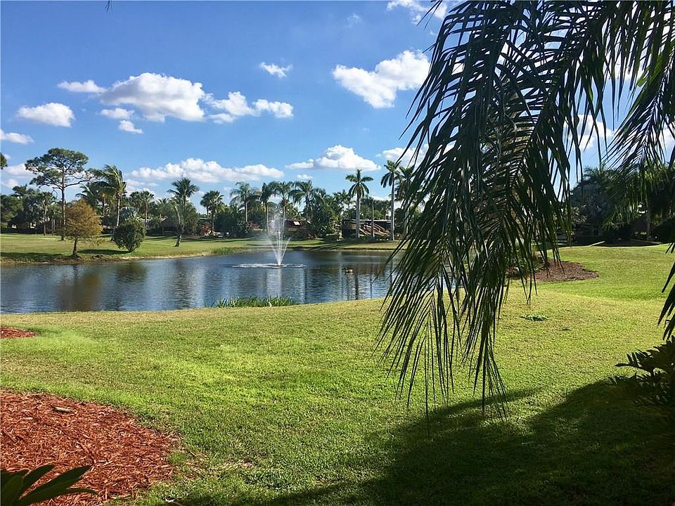 2nd image of 388 NW Boundary Dr