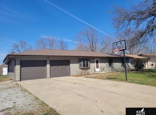 1304 4th St, Friend, NE 68359