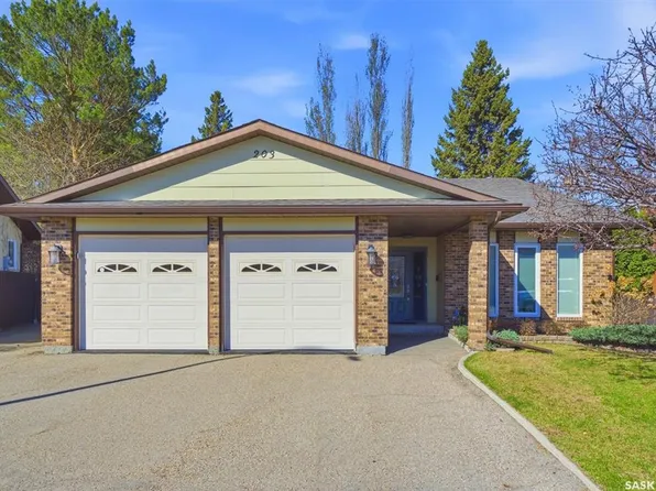 203 Gustin CRESCENT, Saskatoon, SK S7K 6G8