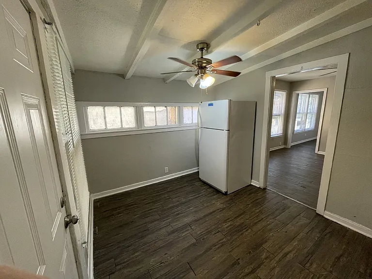 859 Steves Ave #2 — Photo 4