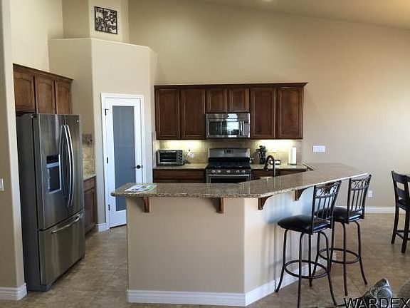 5th image of 725 Malibu Pl