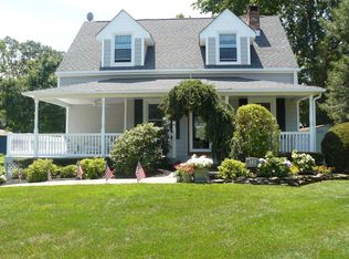 142 Clairmont Ave, Belford, NJ 07718