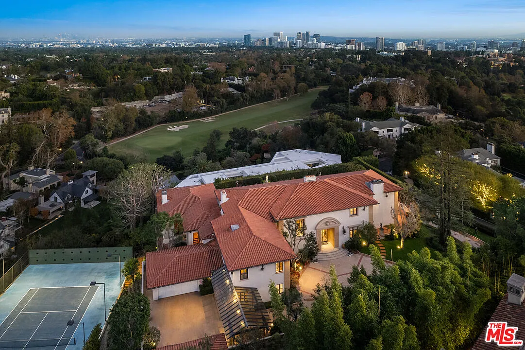 5 bed, 7.0 bath, 11000 sqft, $195,000 — Photo 2